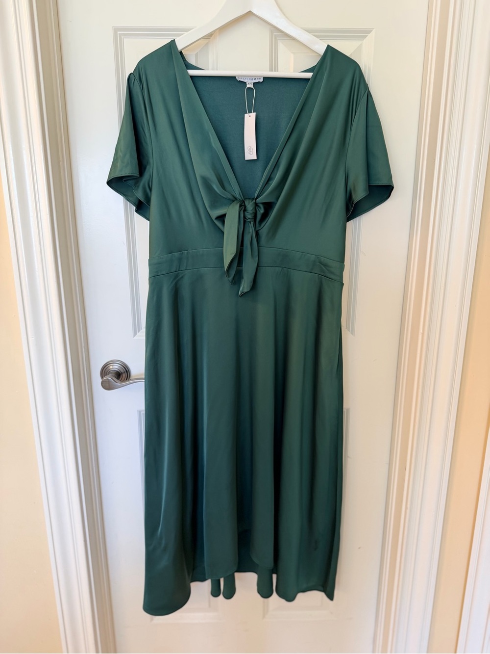 NWT! Baltic Born Poppy Emerald Green Satin Tie-Front Midi Dress - Picture 4 of 9